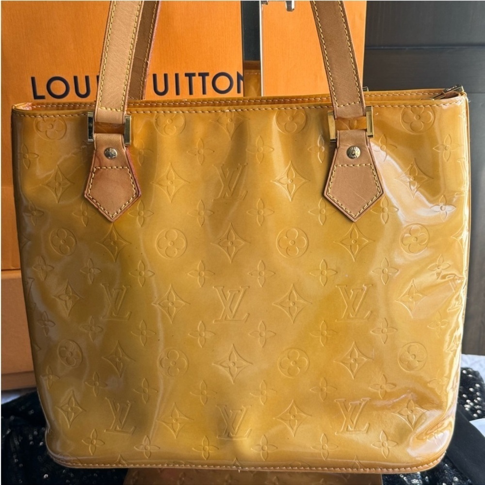 Louis Vuitton Yellow Vernis Leather Houston Shoulder Bag EUC - Picture 2 of 10